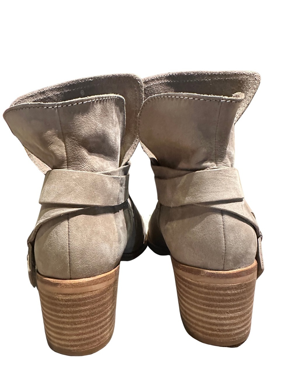 UGG Elora Ankle Boots Womens 8.5 Taupe Suede Wrap Strap Block Heel Boho - Picture 3 of 9
